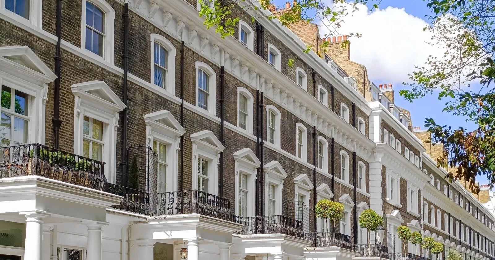 BLOG-260720-B Summer 2026 property market review for London Llanover International